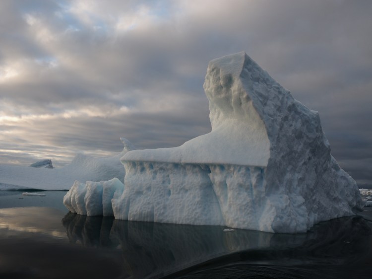 ilulissat-disko-bay-iceberg-eqi