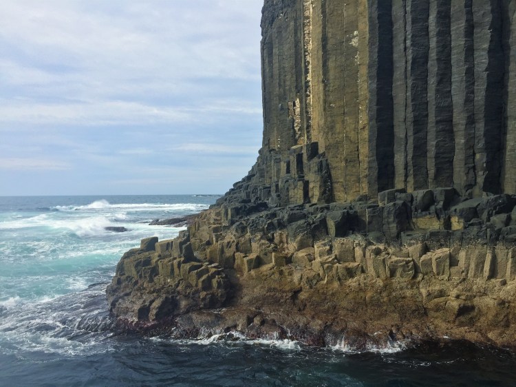 fingals-cave-staffa-isle-scotland