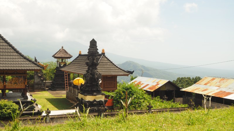 pura-lempuyang-bali-indonesia