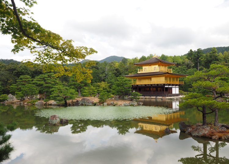 kyoto-japan-kinkakuji-golden-pavillion
