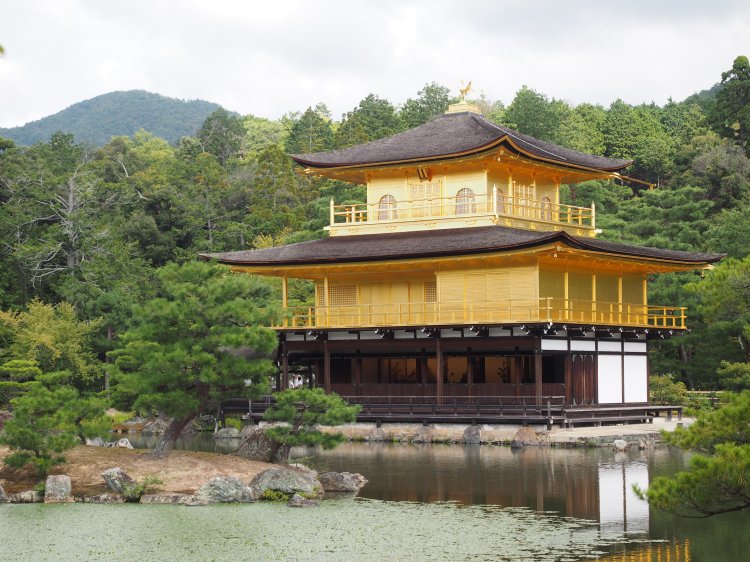 kyoto-japan-kinkakuji-golden-pavillion