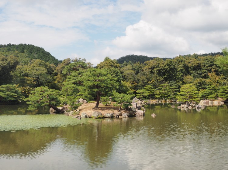 kyoto-japan-kinkakuji-golden-pavillion