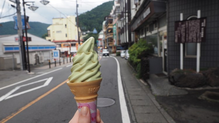lake-kawaguchiko-japan-greentea