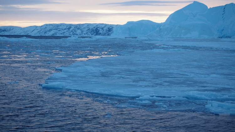 greenland-ilulissat-icefjord-iceberg-icefjorden-disko-bay