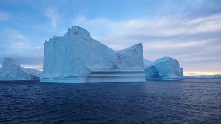 greenland-ilulissat-icefjord-iceberg-icefjorden-disko-bay