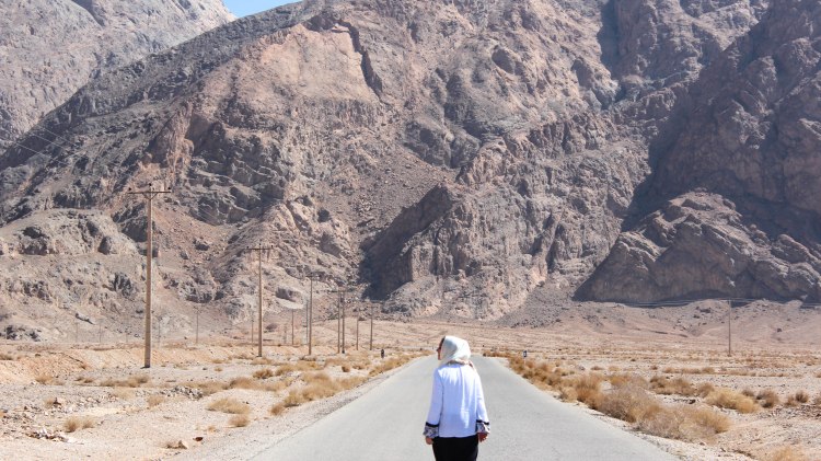 iran-travel-blog-chak-chak-desert-city-backpacking-yazd