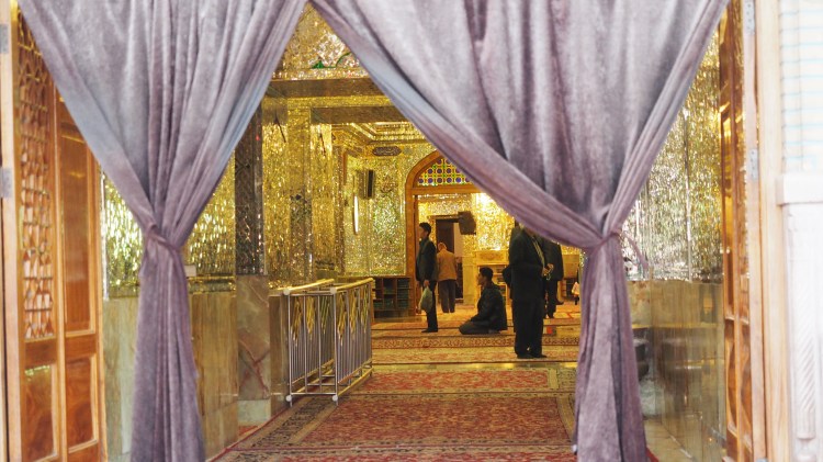 shah-cheragh-holy-shrine-shiraz-iran-travel-blog-solo-backpacking