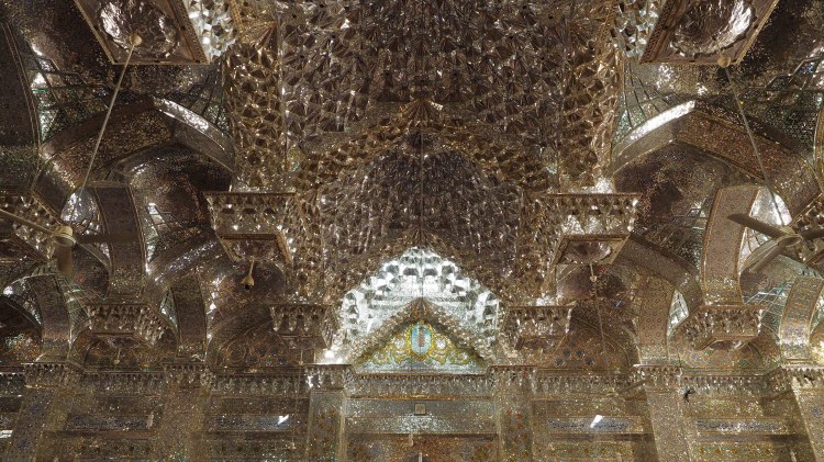 seyyed-alaeddin-shrine-shiraz-iran-travel-blog-solo-backpacking