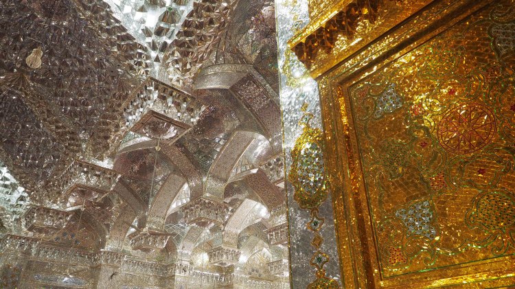 seyyed-alaeddin-shrine-shiraz-iran-travel-blog-solo-backpacking