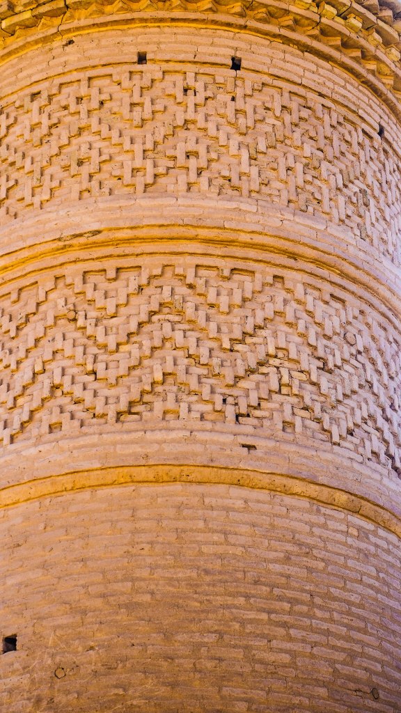 iran-travel-blog-kharanaq-desert-city-backpacking-yazd