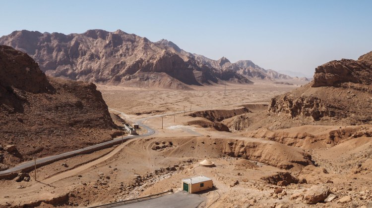 iran-travel-blog-chak-chak-desert-city-backpacking-yazd