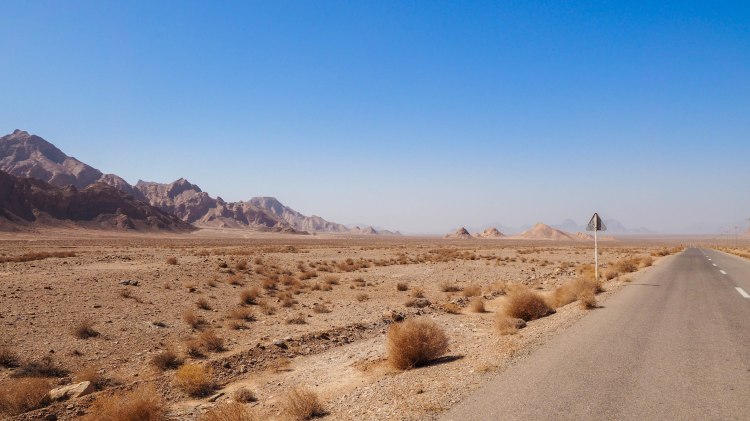 iran-travel-blog-chak-chak-desert-city-backpacking-yazd