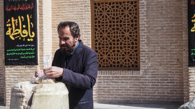 yazd-travel-blog-iran-solo-backpack-guide