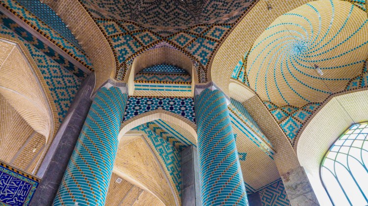 yazd-travel-blog-iran-solo-backpack-guide