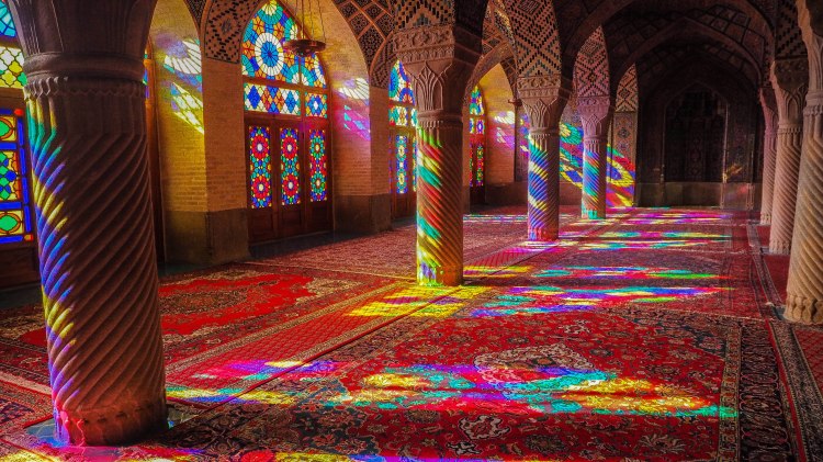 pink-mosque-iran-blog-travel-shiraz-nasir-ol-molk