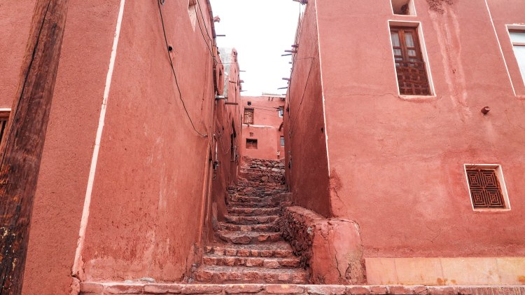 abayaneh-iran-travel-blog-red-city-kashan-backpacking-solo