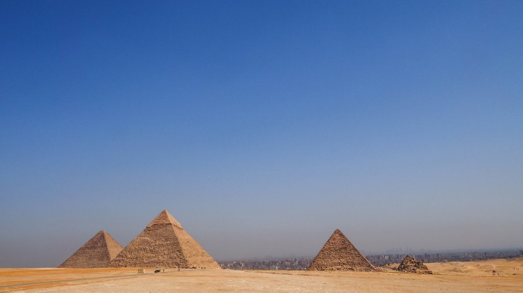 giza-pyramids-travel-blog-cairo-egypt-ancient-wonder-solo-backpacking