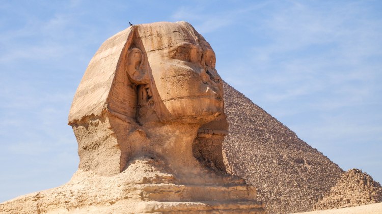giza-pyramids-travel-blog-cairo-egypt-ancient-wonder-solo-backpacking-sphinx