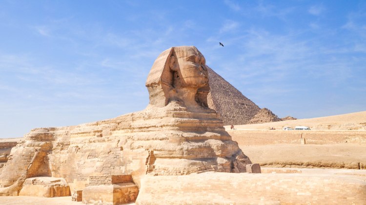 giza-pyramids-travel-blog-cairo-egypt-ancient-wonder-solo-backpacking-sphinx