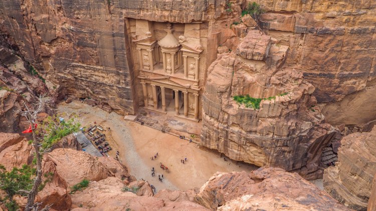 How to hike the 'Secret Trail' to above the Treasury in Petra