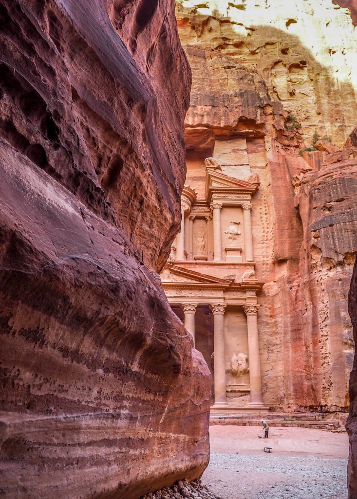 Visiting the Treasury at Petra solo (and having it all to yourself)