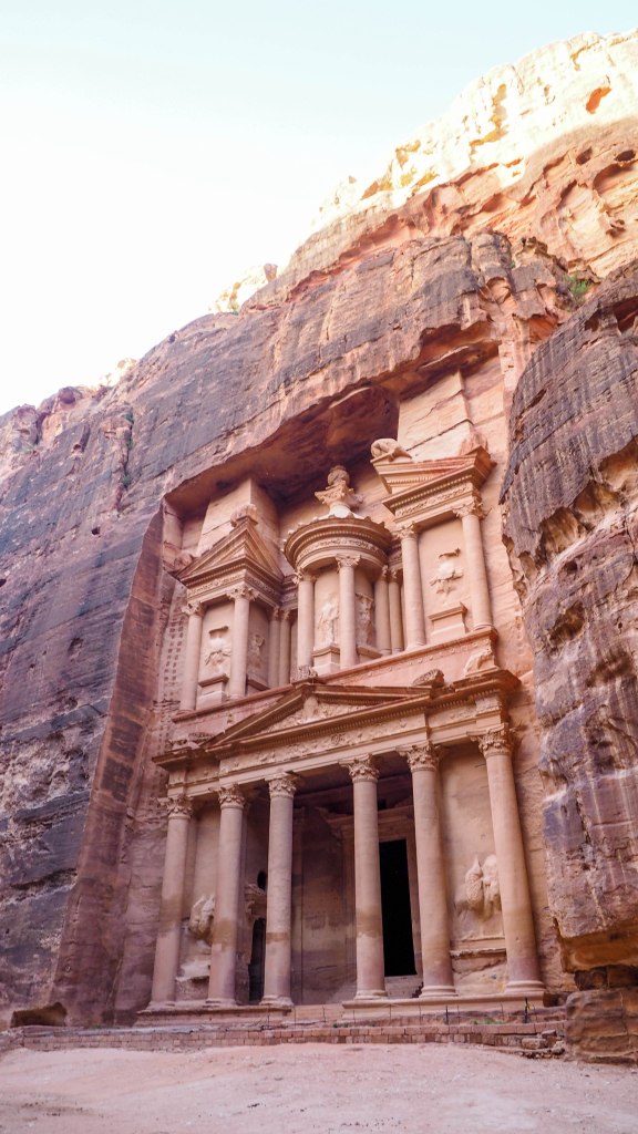 Visiting the Treasury at Petra solo (and having it all to yourself)