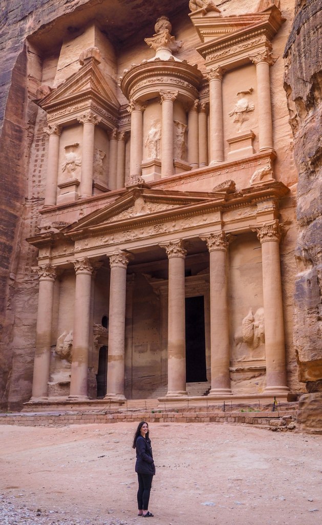 Visiting the Treasury at Petra solo (and having it all to yourself)