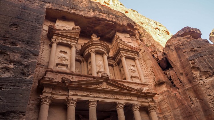 Visiting the Treasury at Petra solo (and having it all to yourself)