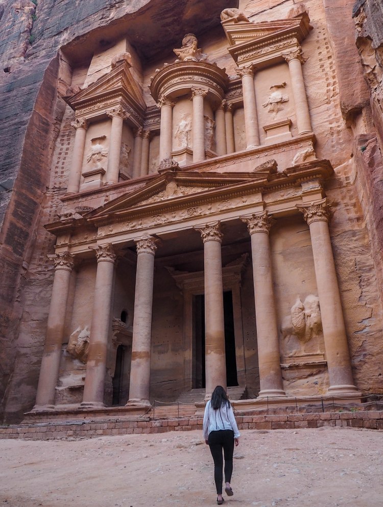 Visiting the Treasury at Petra solo (and having it all to yourself)
