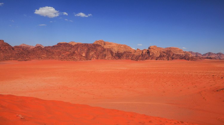 Exploring amazing Wadi Rum and staying overnight in a bedouin camp travel blog!