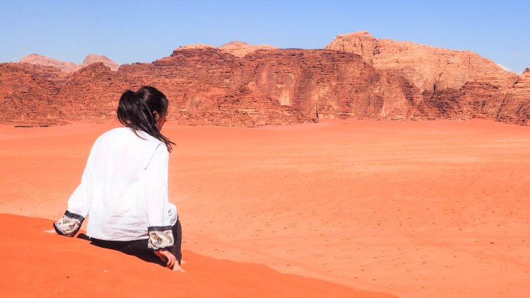 Exploring amazing Wadi Rum and staying overnight in a bedouin camp travel blog!