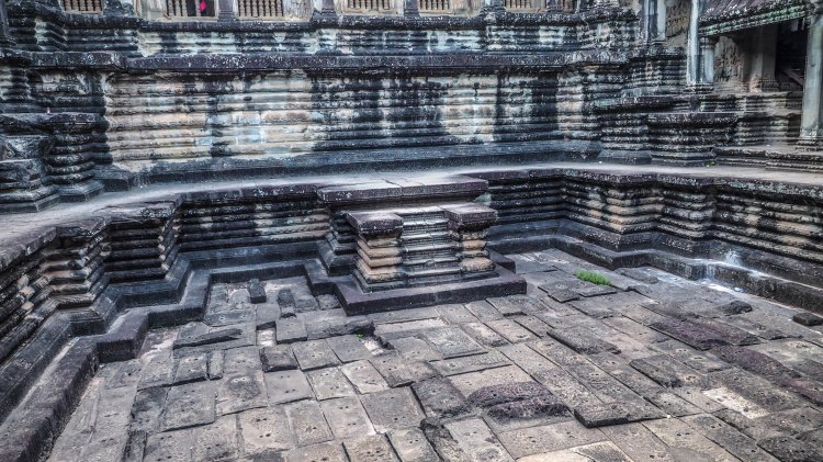 angkor-wat-siem-reap-sunrise-travel-blog-cambodia-budget-backpacking-solo