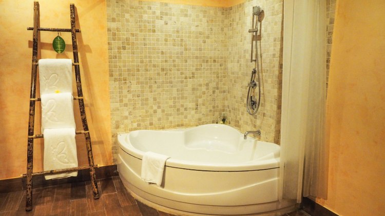 bali-ubud-travel-blog-jungle-retreat-kupu-kupu-barong-luxury-backpacking-solo