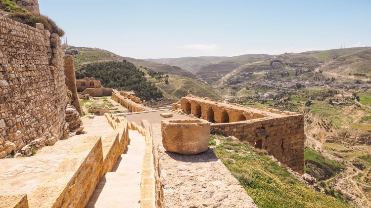 kings-highway-travel-blog-jordan-backpacking-solo-kerak-castle