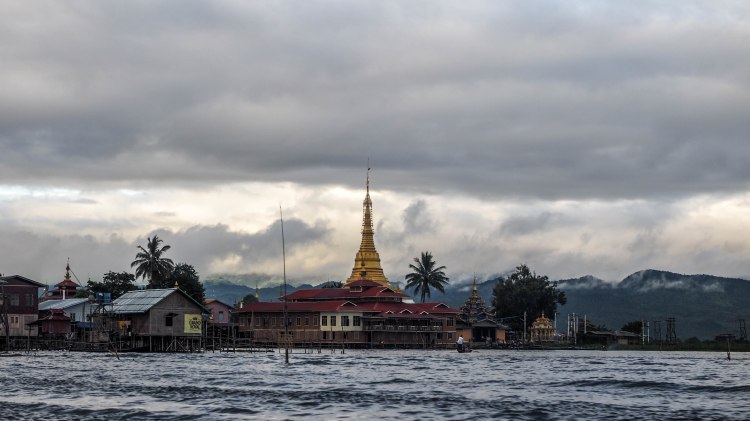 inle-lake-travel-blog-backpacking-budget-solo-travel-travelling-myanmar-burma