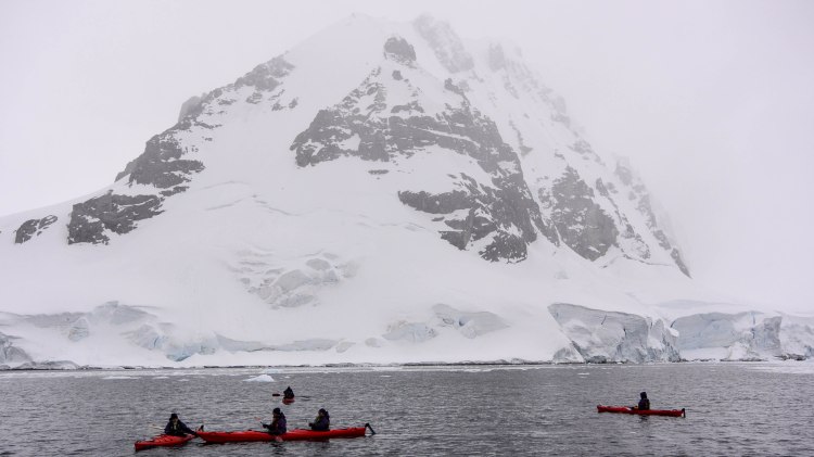 kayaking-antarctica-travel-blog-solo-oceanwide-expeditions-ortelius-seventh-continent