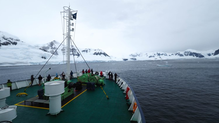 antarctica-travel-blog-solo-oceanwide-expeditions-ortelius-seventh-continent