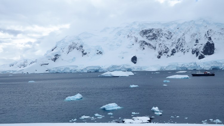 stony-point-antarctica-travel-blog-solo-oceanwide-expeditons