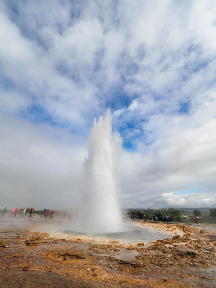 iceland-travel-blog-ring-road-self-drive-golden-circle-travelling-the-world-solo-female