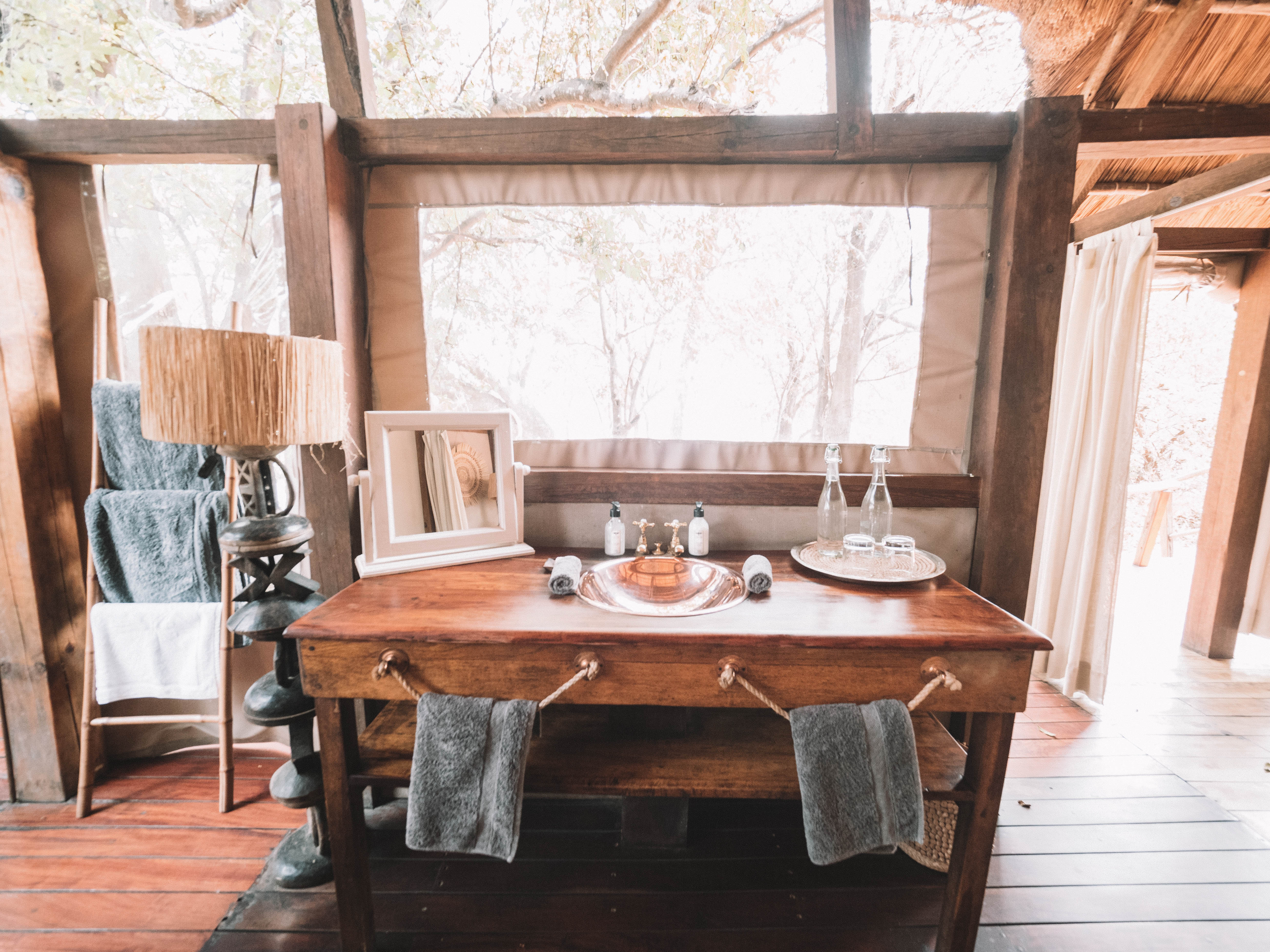 tongabezi-zambia-travel-blog-livingstone-victoria-falls-zambezi-solo-travelling-the-world