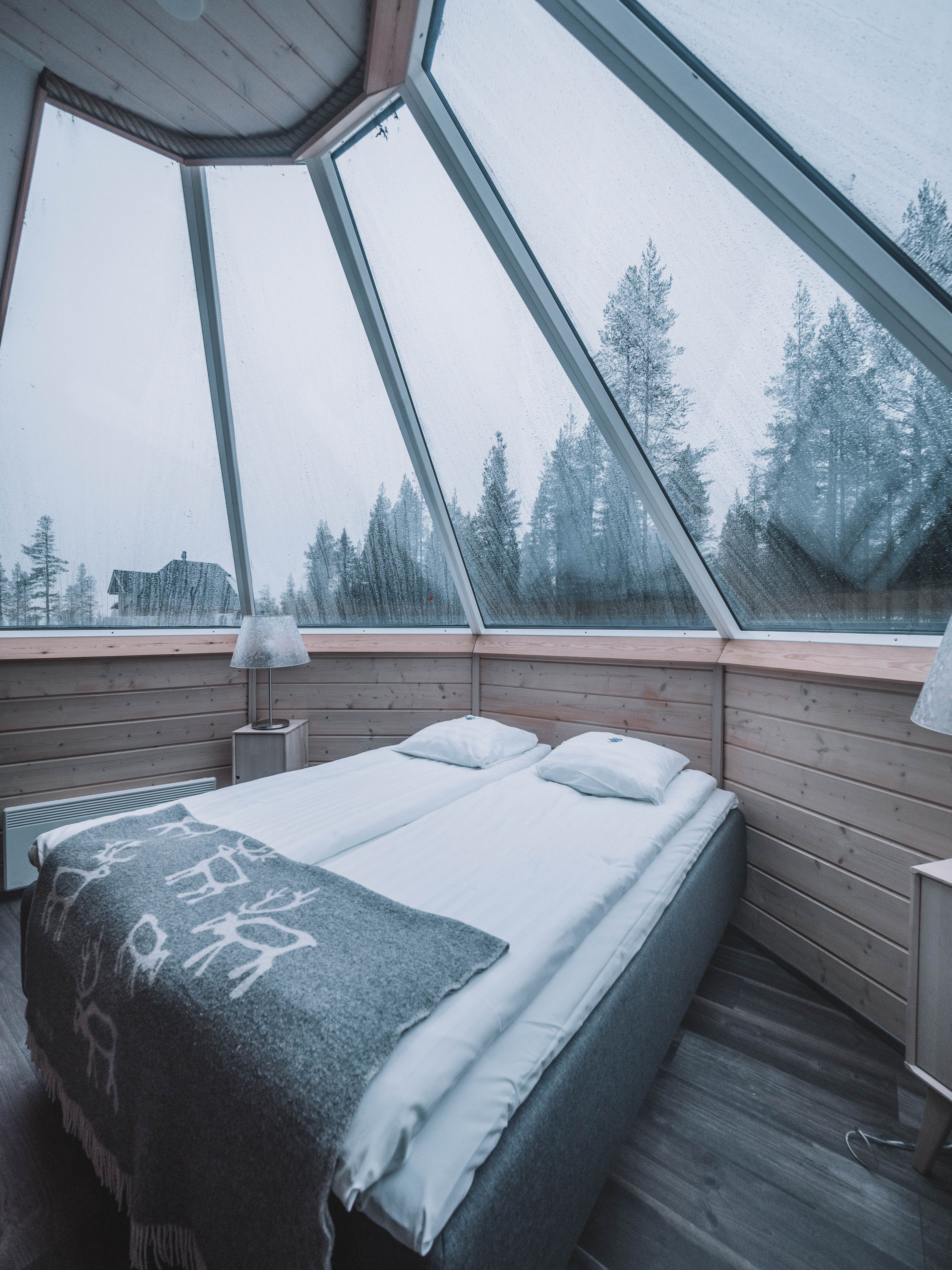 northern-lights-village-travel-blog-finland-travelliing-the-world-solo