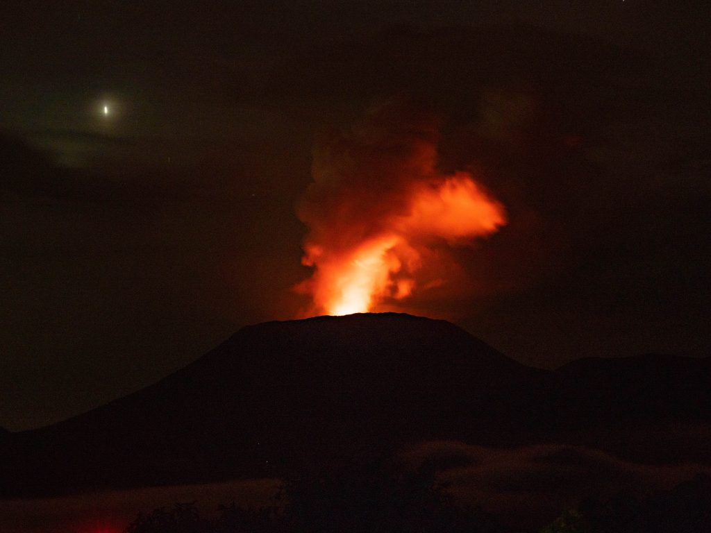 Virunga-Gorillas-Travel-Blog-National-Park-Democratic-Republic-of-Congo-DRC