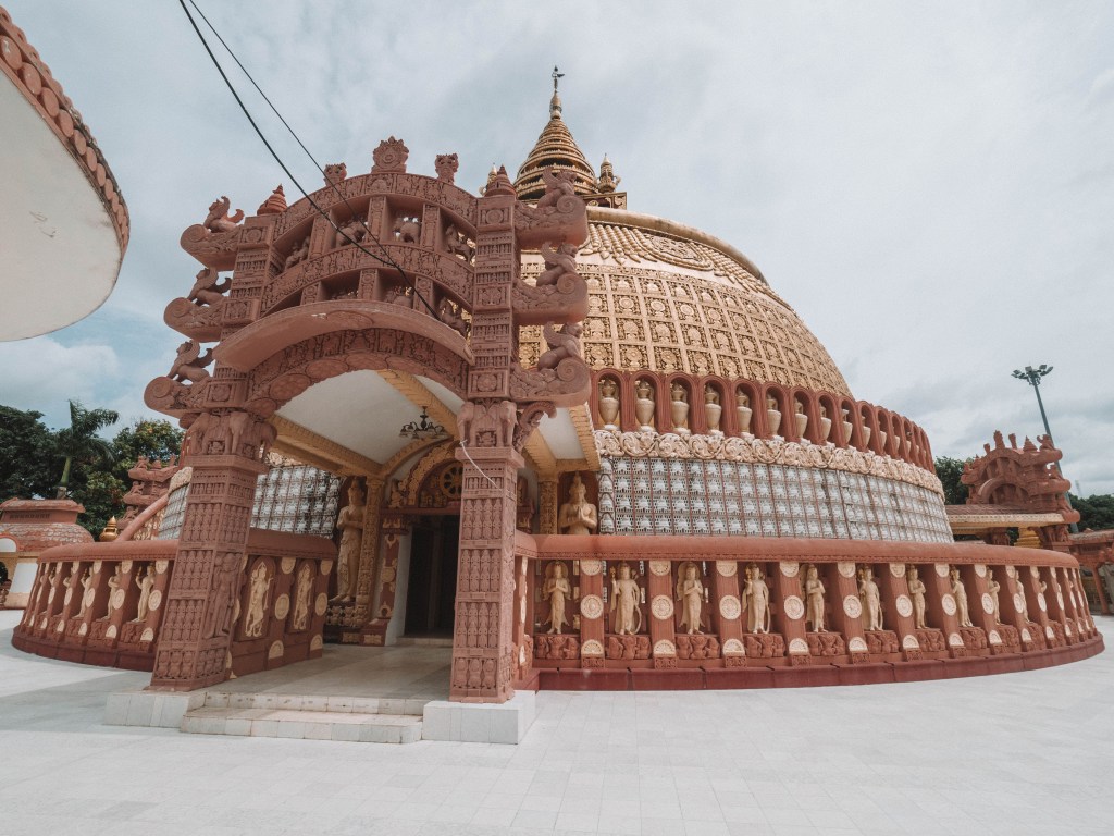 myanmar-mandalay-tample-pagoda-solo-travel-blog-guide