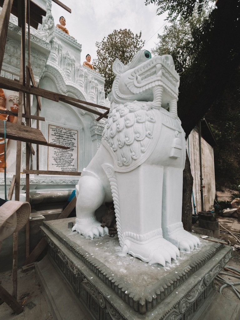 myanmar-mandalay-tample-pagoda-solo-travel-blog-guide