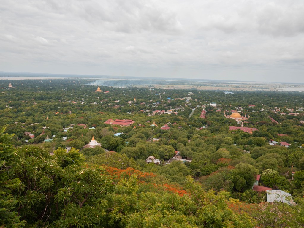 myanmar-mandalay-tample-pagoda-solo-travel-blog-guide