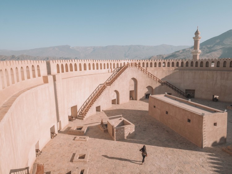 Muscat-Oman-Road-Trip-Travel-Blog-Sur-Fort-Lighthouse