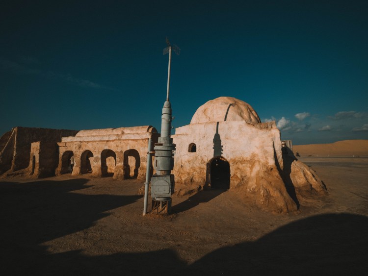 Canyons, sand dunes, salt flats and more - an incredibly Star Warsy day around Tozeur